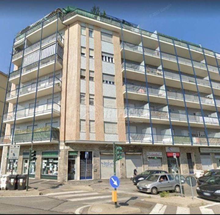 Bellissimo Alloggio Vicino Alla Metro Bengasi,Lino House Turin Luaran gambar